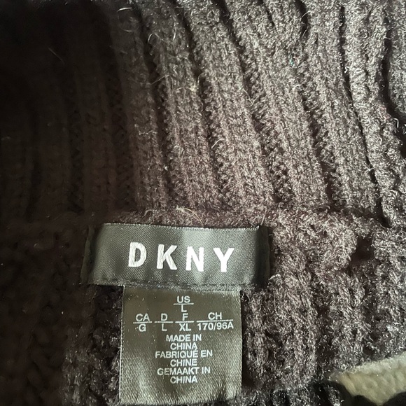 DKNY brand turtleneck like new - Picture 4 of 4